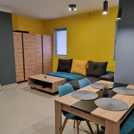 Domus Extra Апартамент *