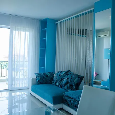 Domus Extra Апартамент