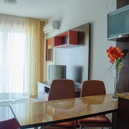 Apartment Domus Extra *